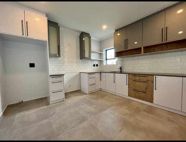 4 BEDROOM HOUSE FOR SALE IN SANDOWN